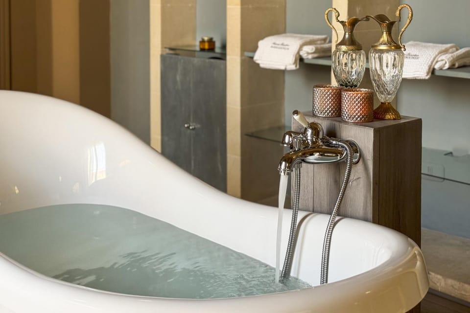 Bathroom, Living room