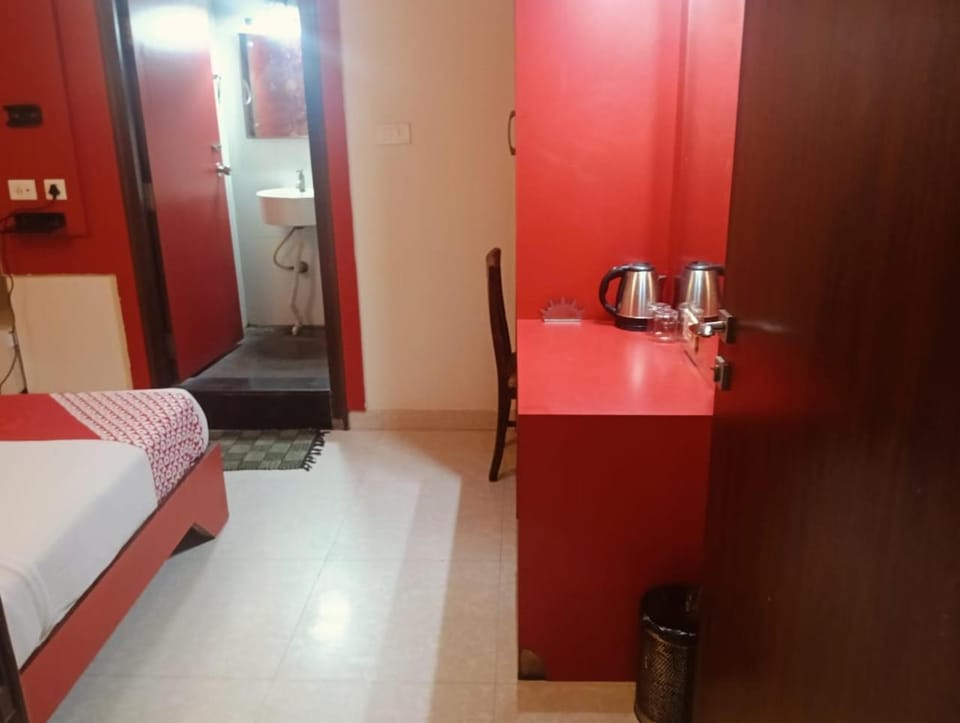 Bedroom, wardrobe