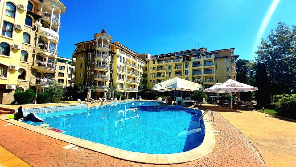 Property building, Swimming pool
