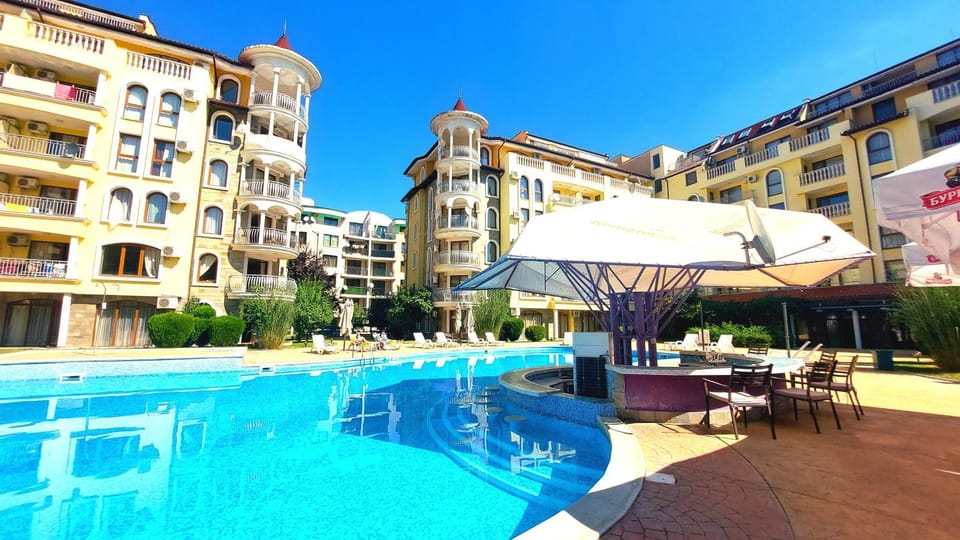 Property building, Swimming pool
