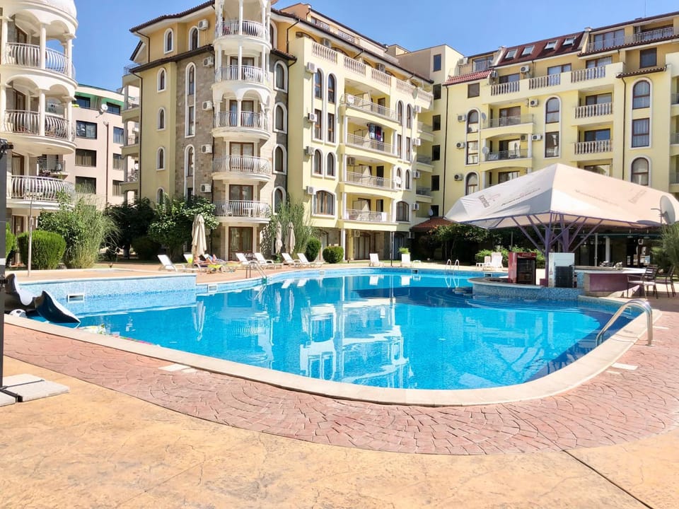 Property building, Swimming pool