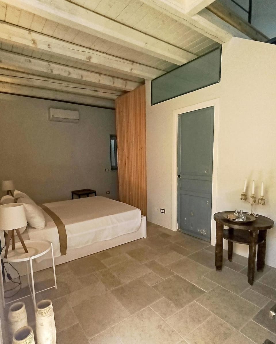 Bed, Bedroom, air conditioner