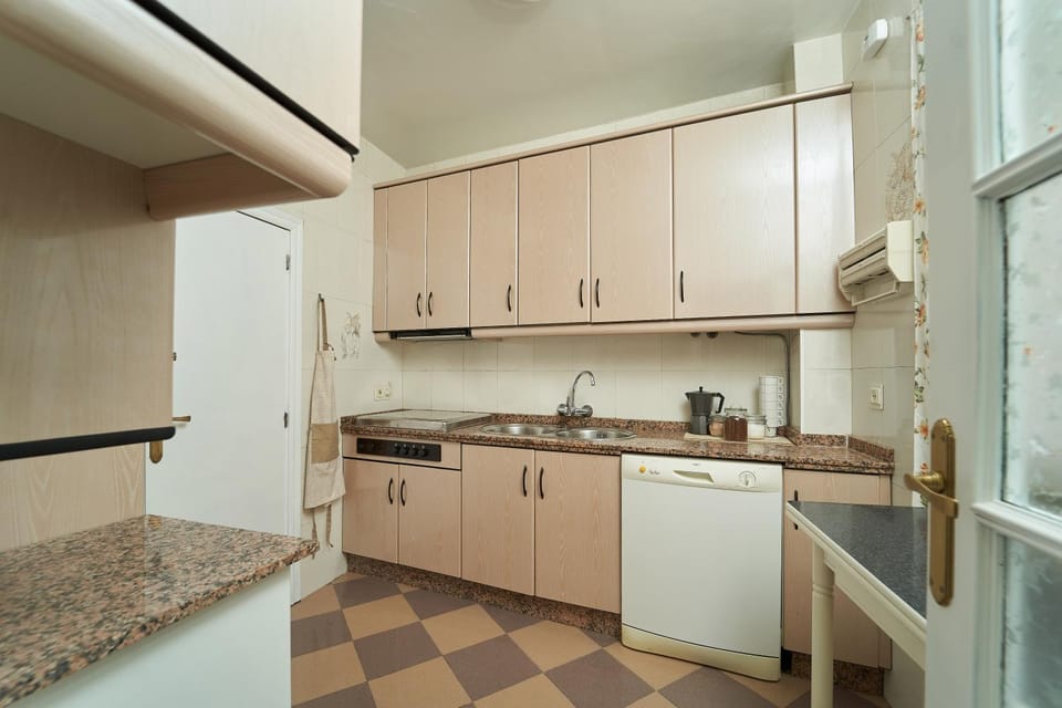 Kitchen or kitchenette, dishwasher, minibar, pet friendly, stove