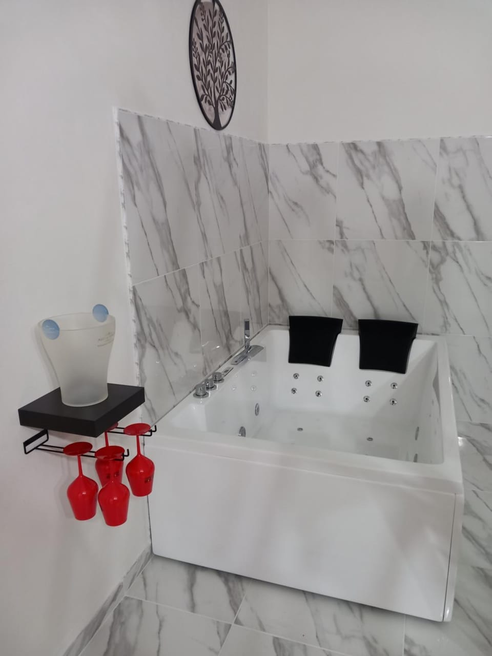 Hot Tub, Bath