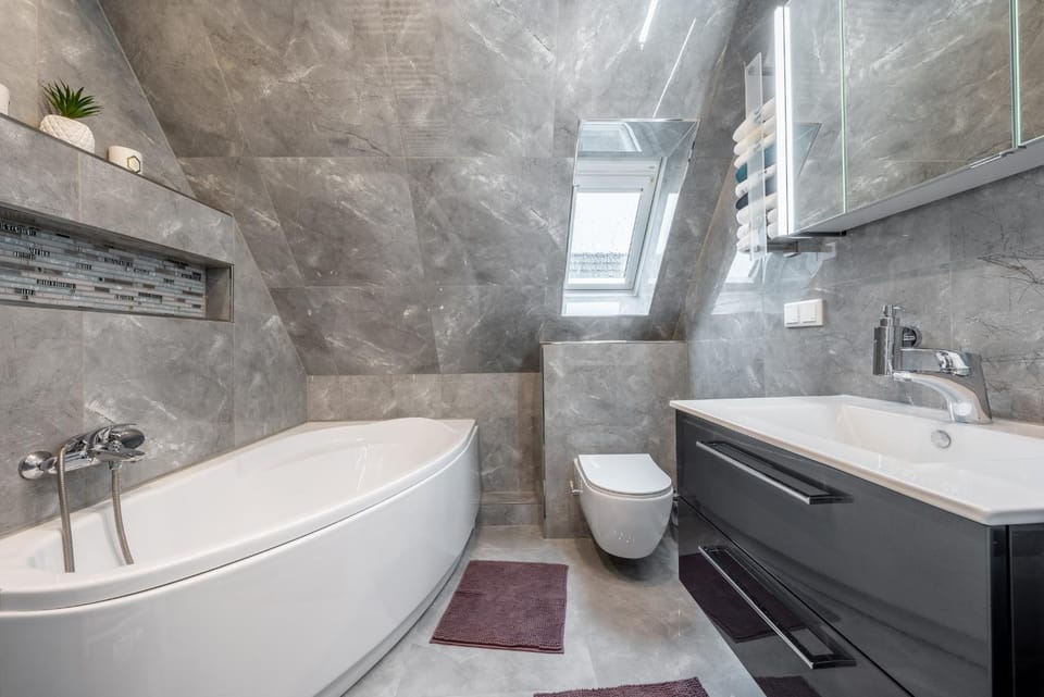 up to 3 private rooms with 2 bathrooms Vacation rental in Hanover
