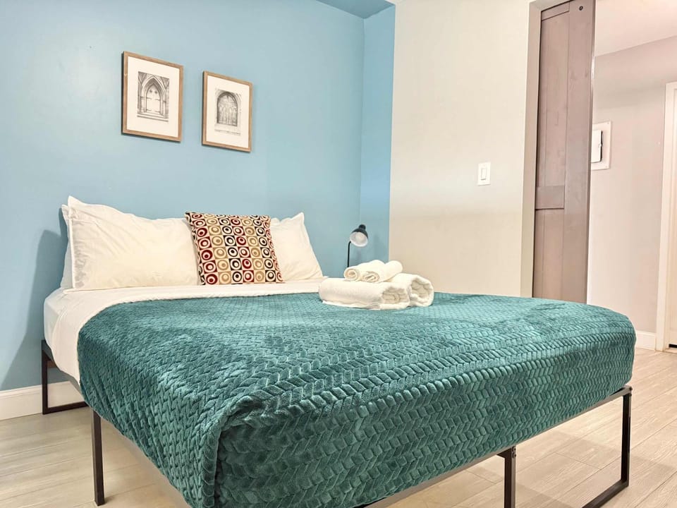 Close to Everywhere Downtown Onsite Parking LM1004 House in Atlanta