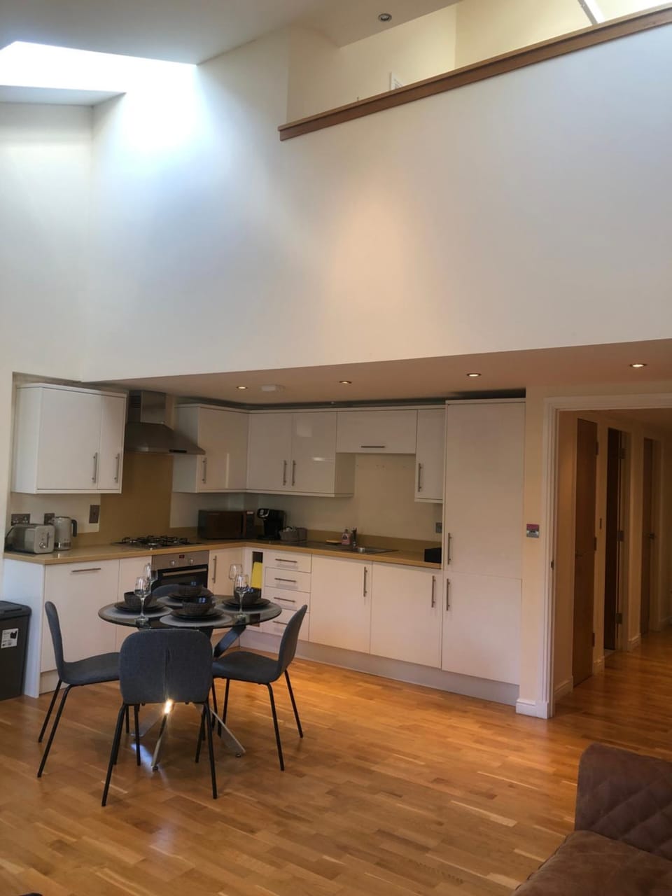 Private Parking 2 Bed 2 bath Apartment in Edinburgh