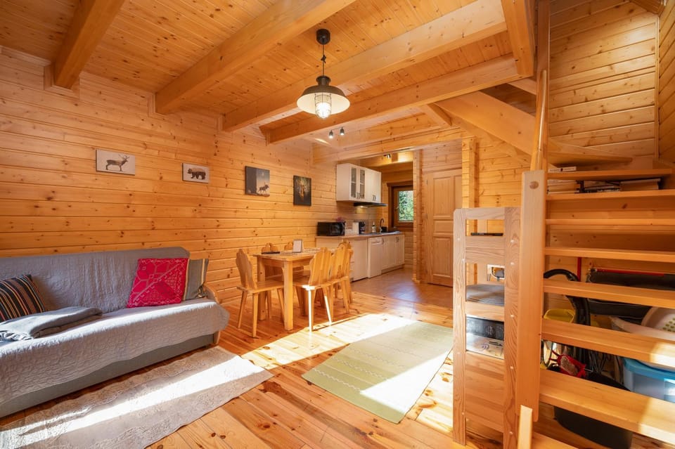 Property building, Facade/entrance, Kitchen or kitchenette, Living room, Seating area, Floor plan, Dining area, Breakfast, microwave, pet friendly