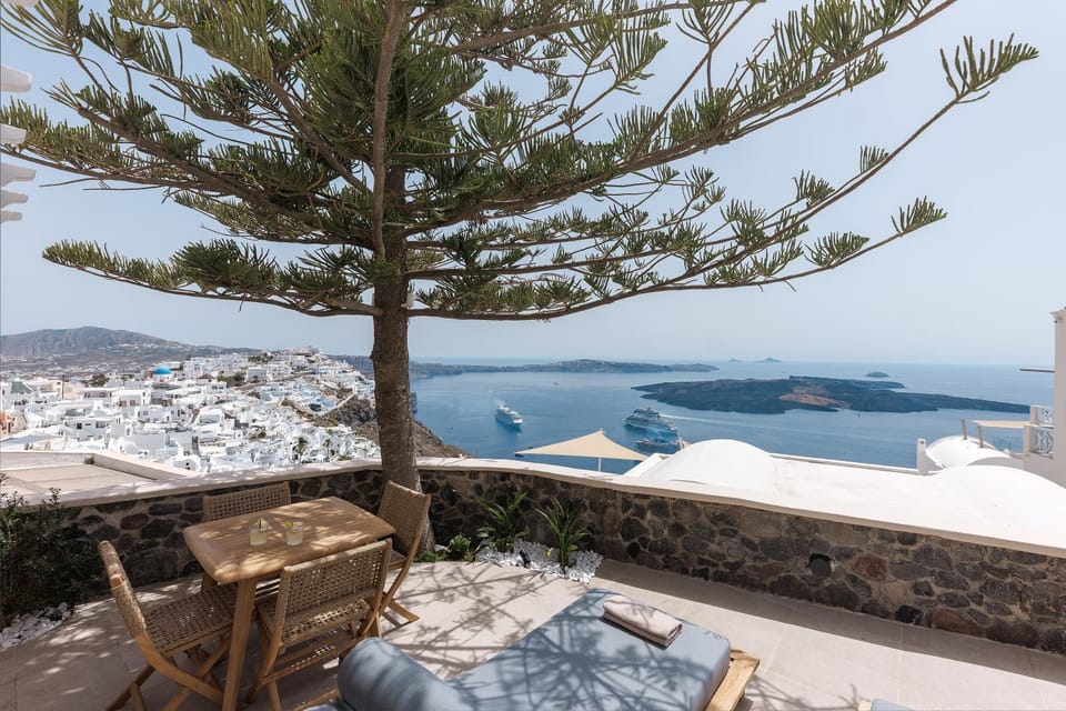 View (from property/room), Balcony/Terrace, City view, Landmark view, Sea view
