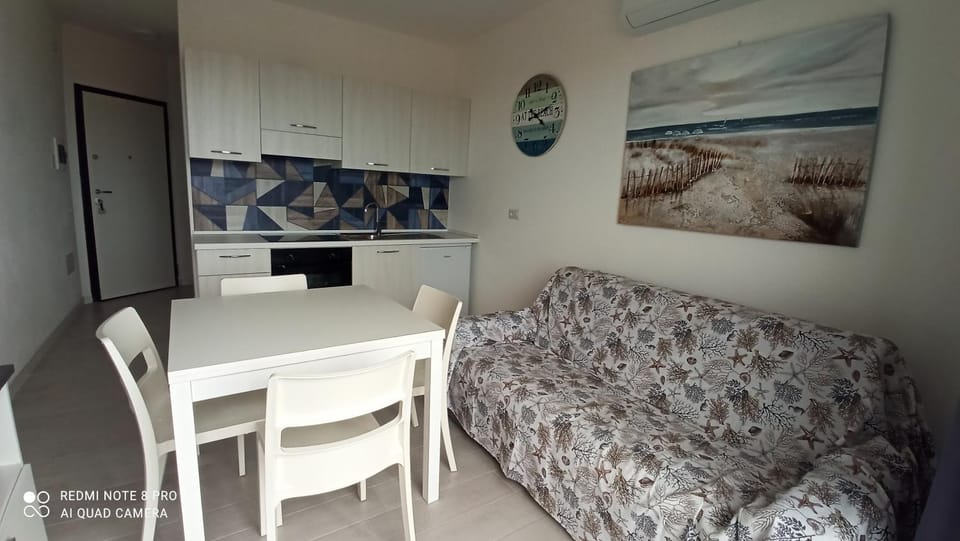 Kitchen or kitchenette, Living room, Dining area, pet friendly, stove
