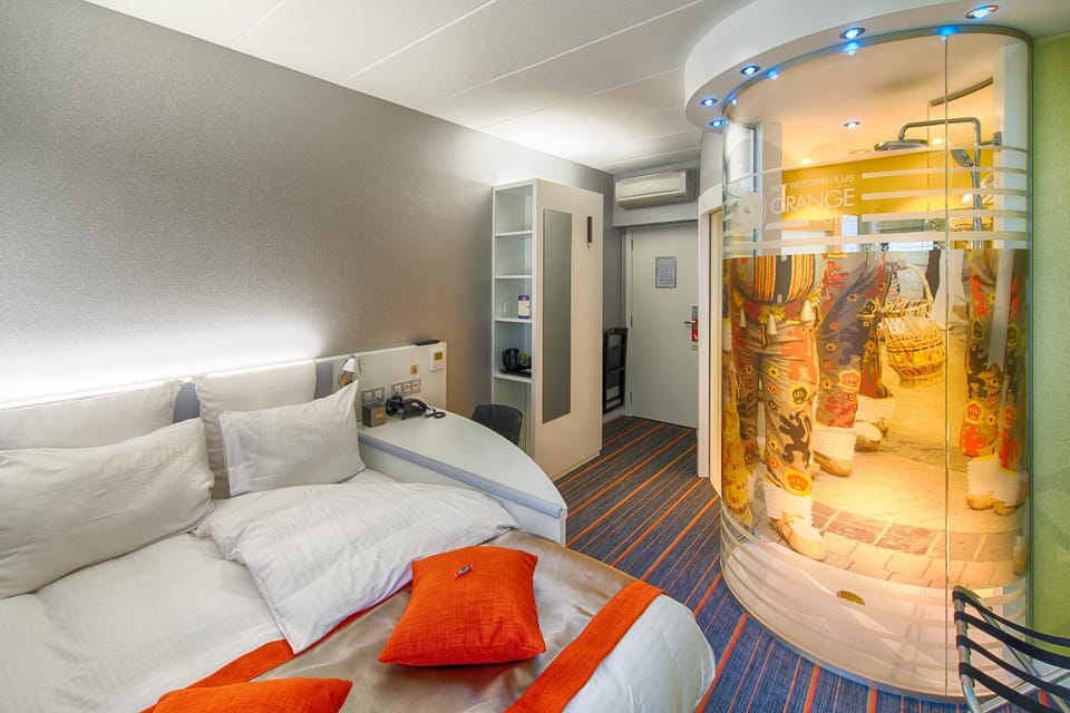 Shower, Bathroom, Photo of the whole room, Decorative detail, Bedroom