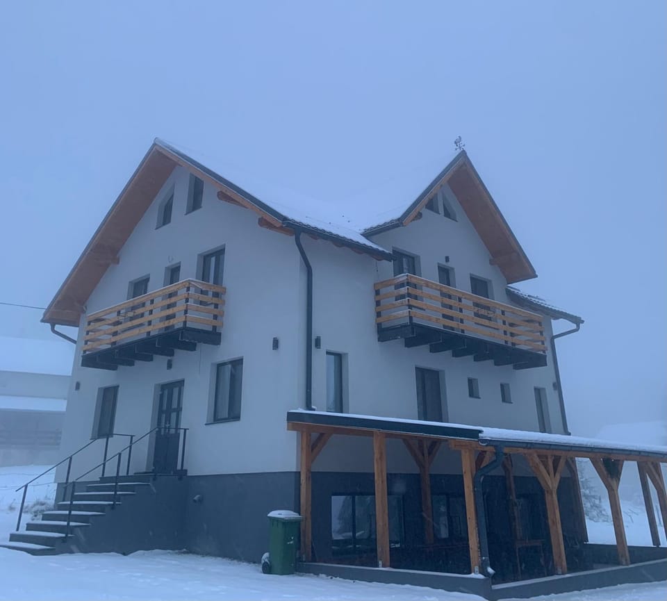 Pensiunea Denisa & Madalina Bed and Breakfast in Cluj County