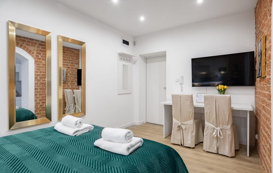 TV and multimedia, Bedroom, furniture, locker
