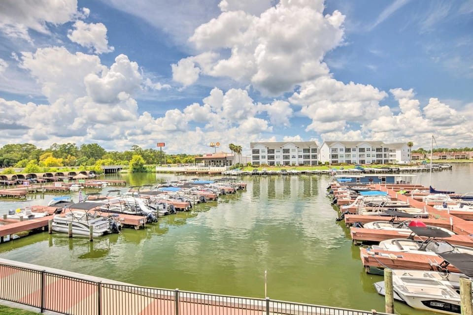 Lakeside Montgomery Condo Near Boat Rental! House in Lake Conroe