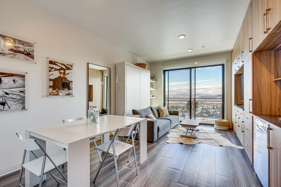 Walk to Gondola: 'Love at Frost Sight' Ski Condo Apartment in Wasatch County