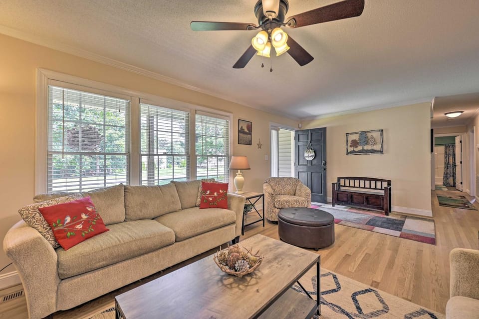 Peaceful Country Retreat w/ Easy Highway Access! House in Greensboro