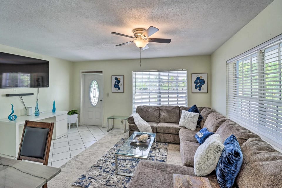 Cozy Key West Beach Cottage: Walk to Beaches! House in Key West