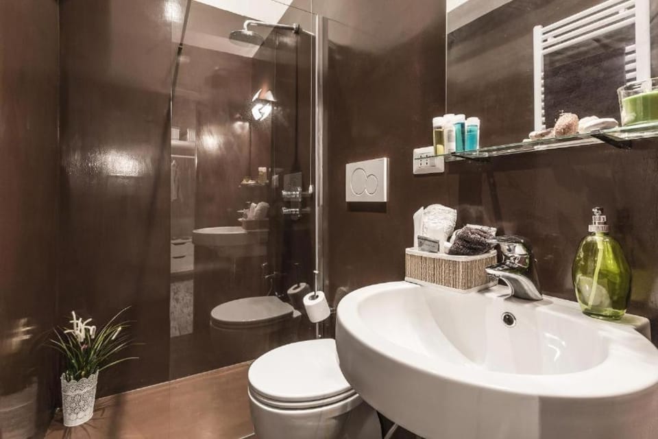 Shower, Toilet, Bathroom