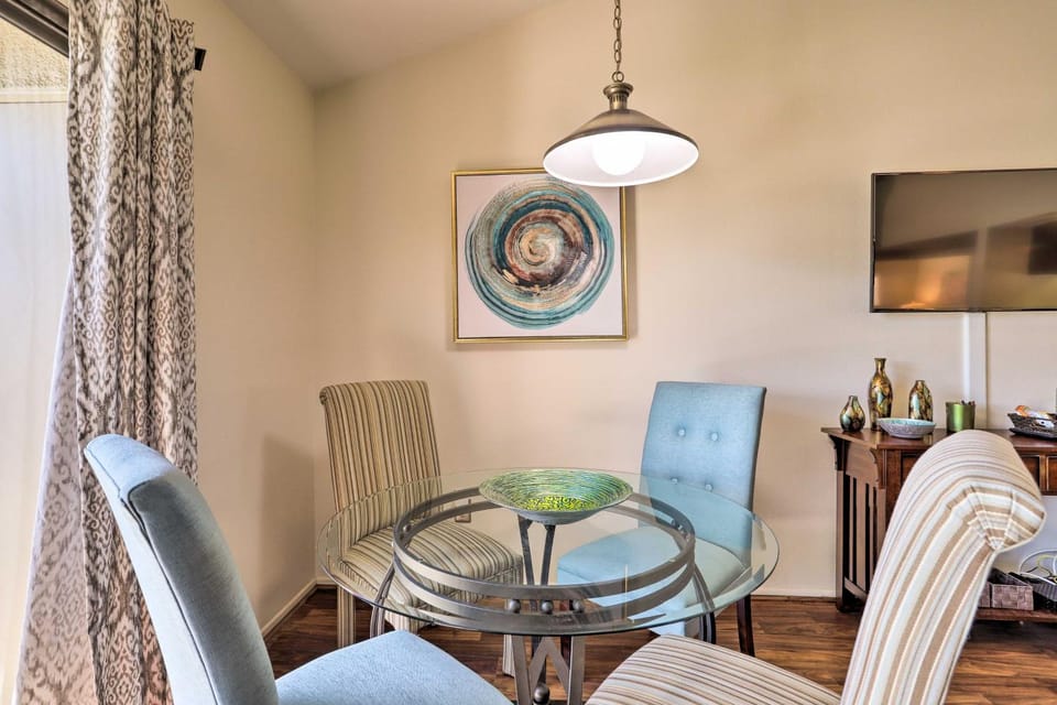 Patio, Grill + Resort Perks: Palm Desert Home House in Palm Desert