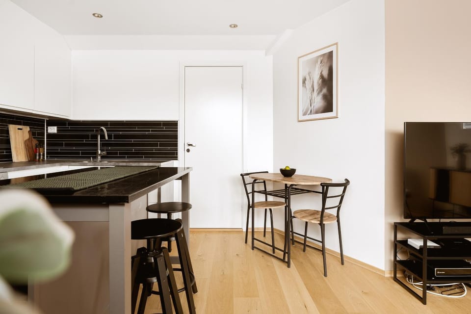 TV and multimedia, Kitchen or kitchenette, Dining area