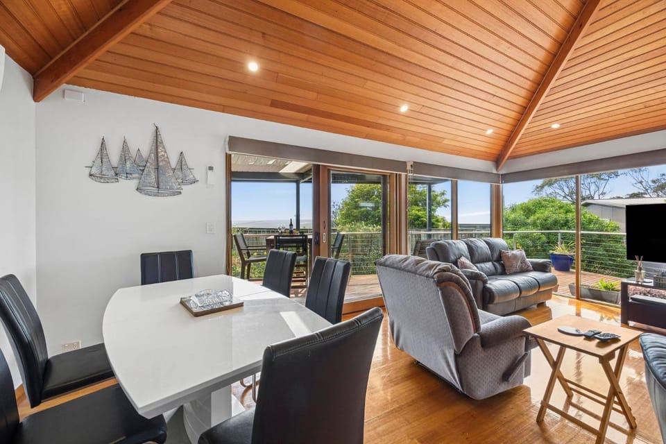 Blue Water - BYO Linen House in Anglesea