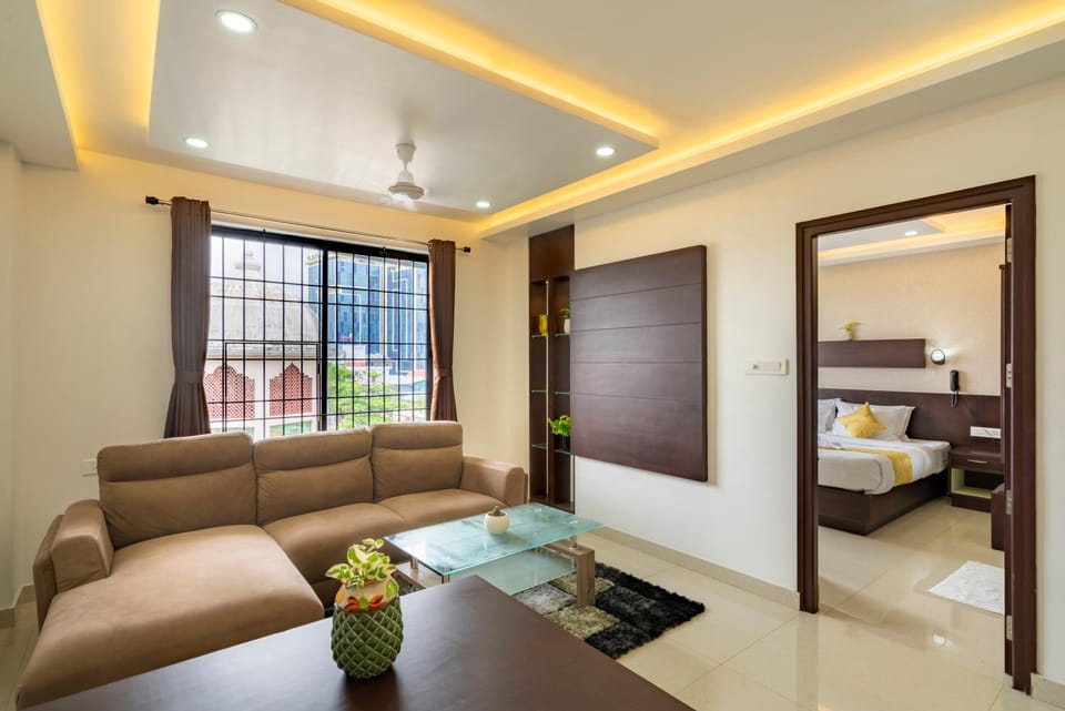 Bed, Living room, Photo of the whole room, Seating area, Bedroom