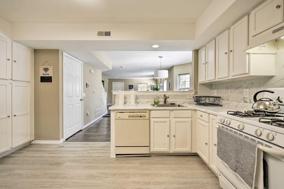 1 Mi to Beach & Casinos: Home in Atlantic City! House in Atlantic City