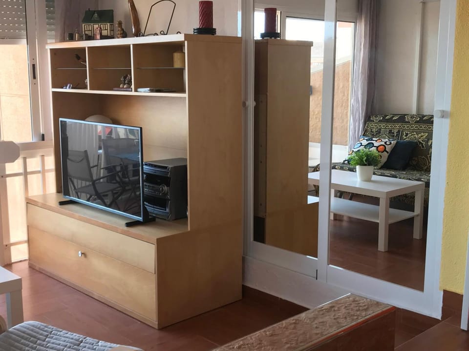 Communal lounge/ TV room, TV and multimedia