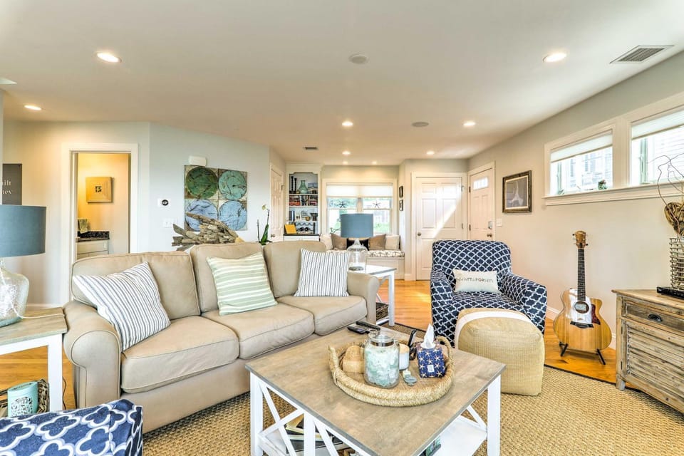 Private Beach! Oceanfront Escape in Mattapoisett House in Mattapoisett