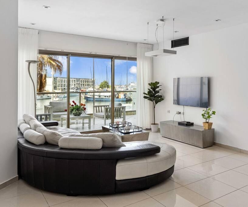 Blue Dream Marina View big 1bd ap pool parking gym Apartment in Herzliya