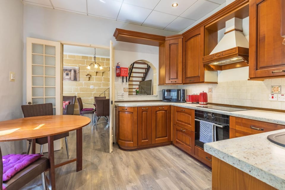 Kitchen or kitchenette, dishwasher, minibar, pet friendly, stove, toaster