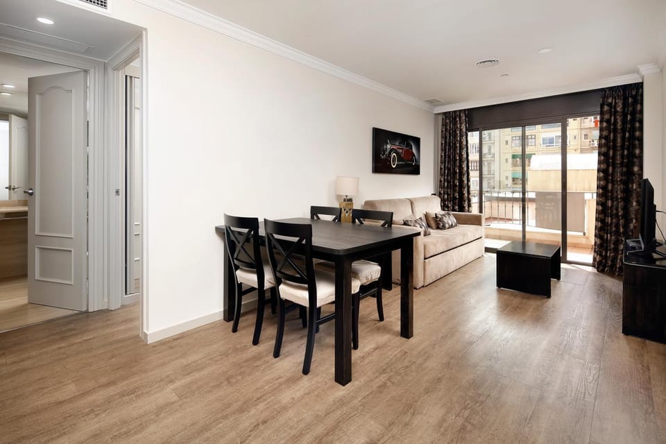 Living room, Dining area