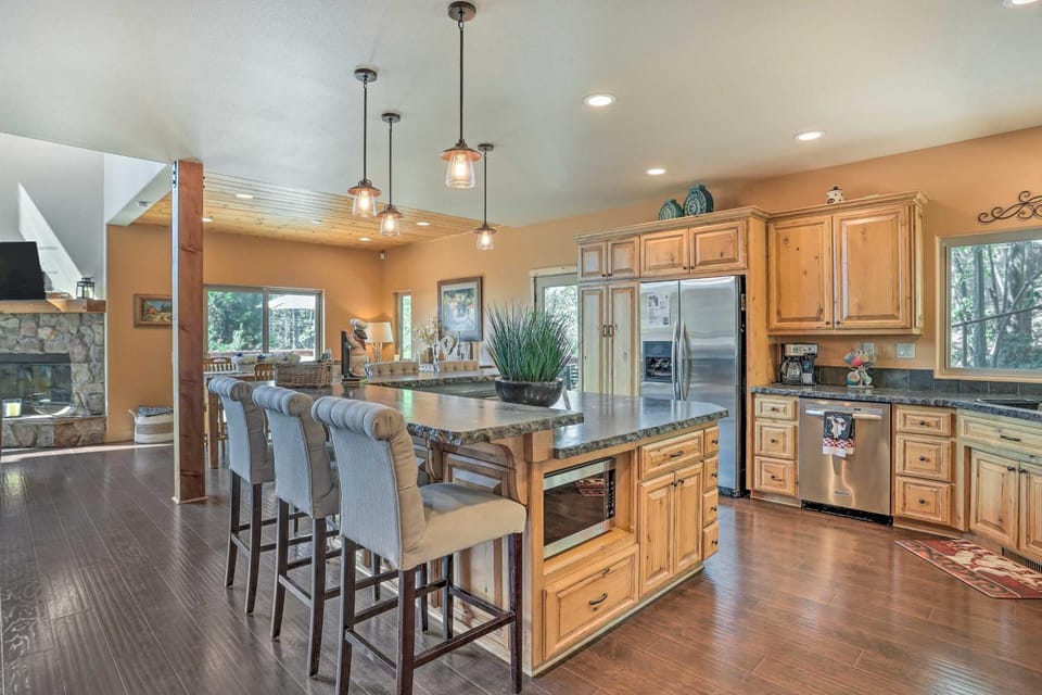 The Zen Playhouse with Lake Arrowhead Access! House in Lake Arrowhead