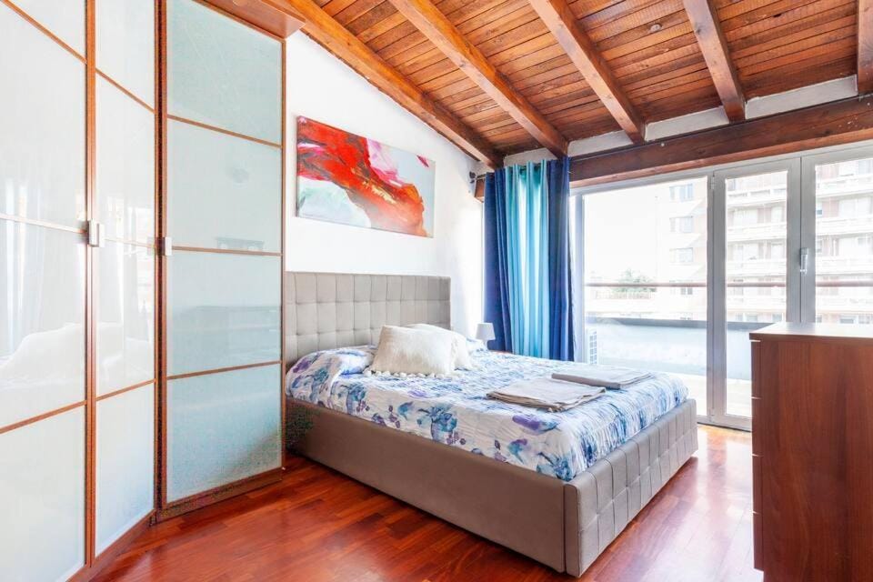 Civico288-Romantic Attic Near IEO-BOCCONI-F PRADA Apartment in Milan