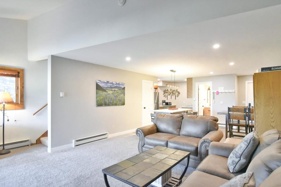 Sundowner II Timberline Condo: Ski-In, Walk To Town Apartment in Breckenridge