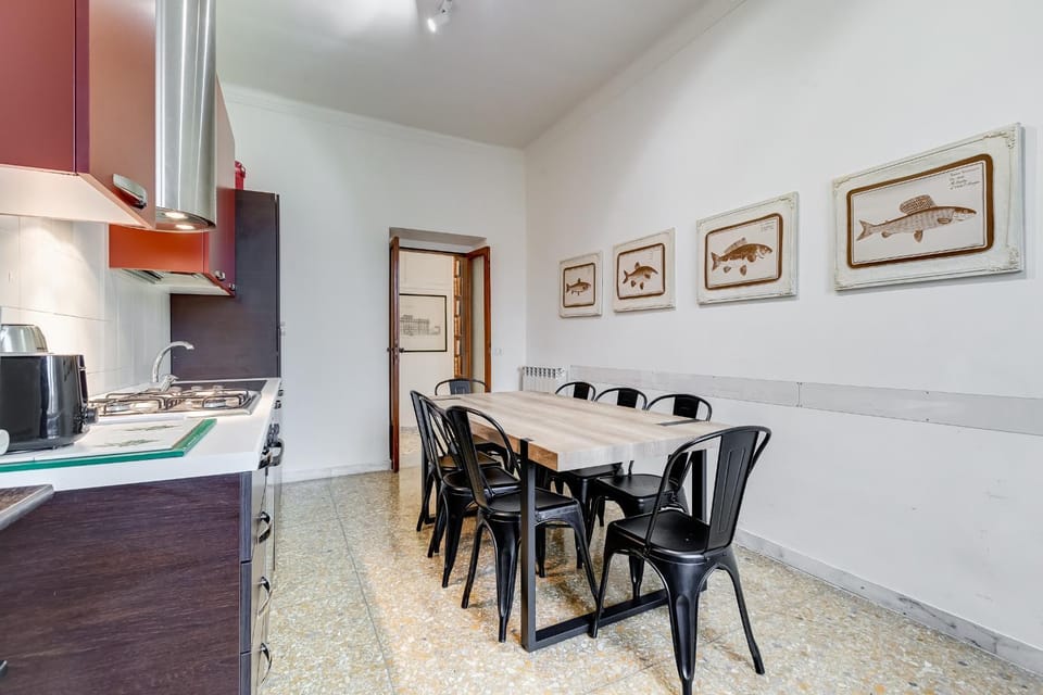 Kitchen or kitchenette, Dining area, stove