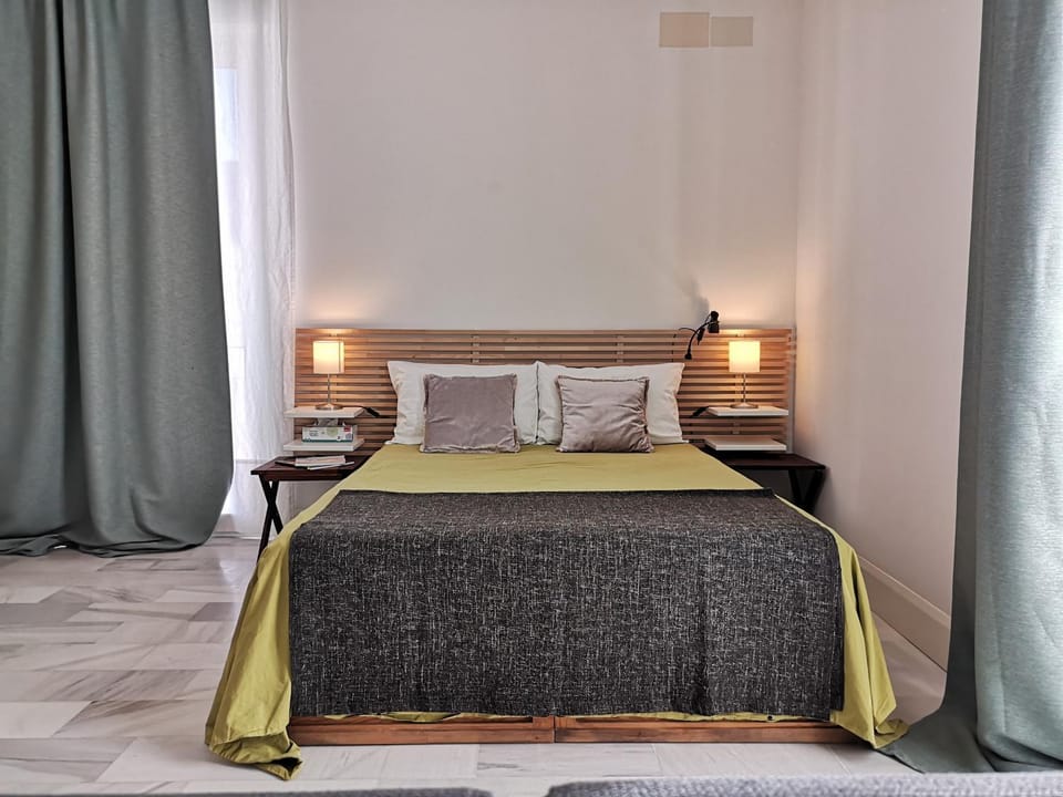 White Loft Alameda Apartment in Seville