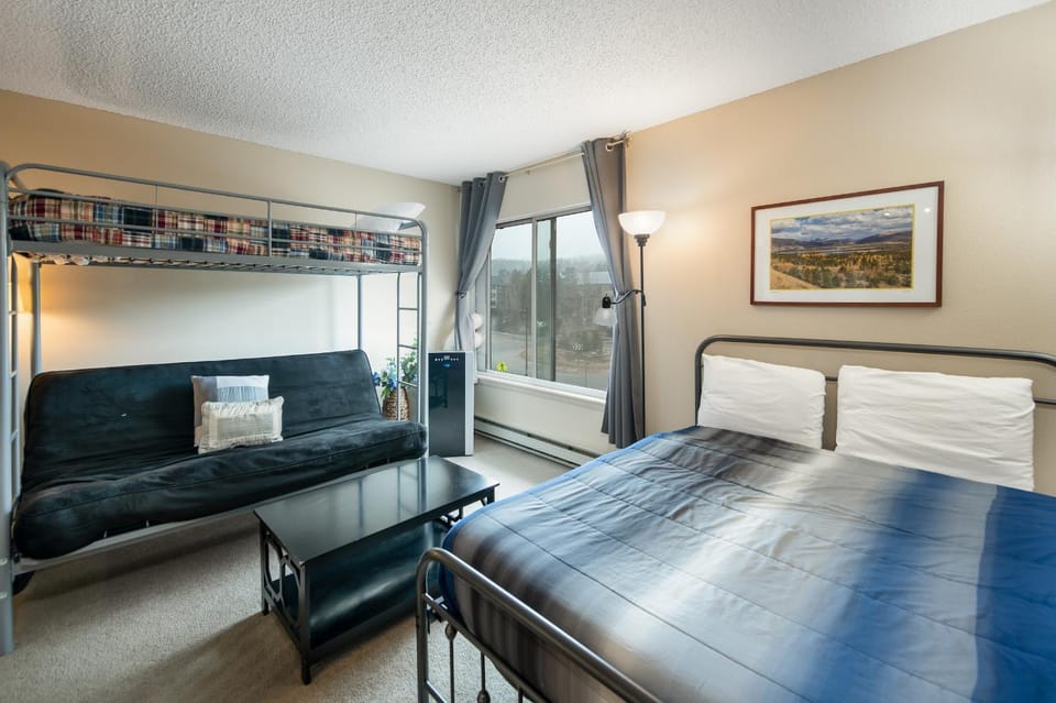 Blazing Saddles Sunset Condo: Downtown Breck Apartment in Breckenridge