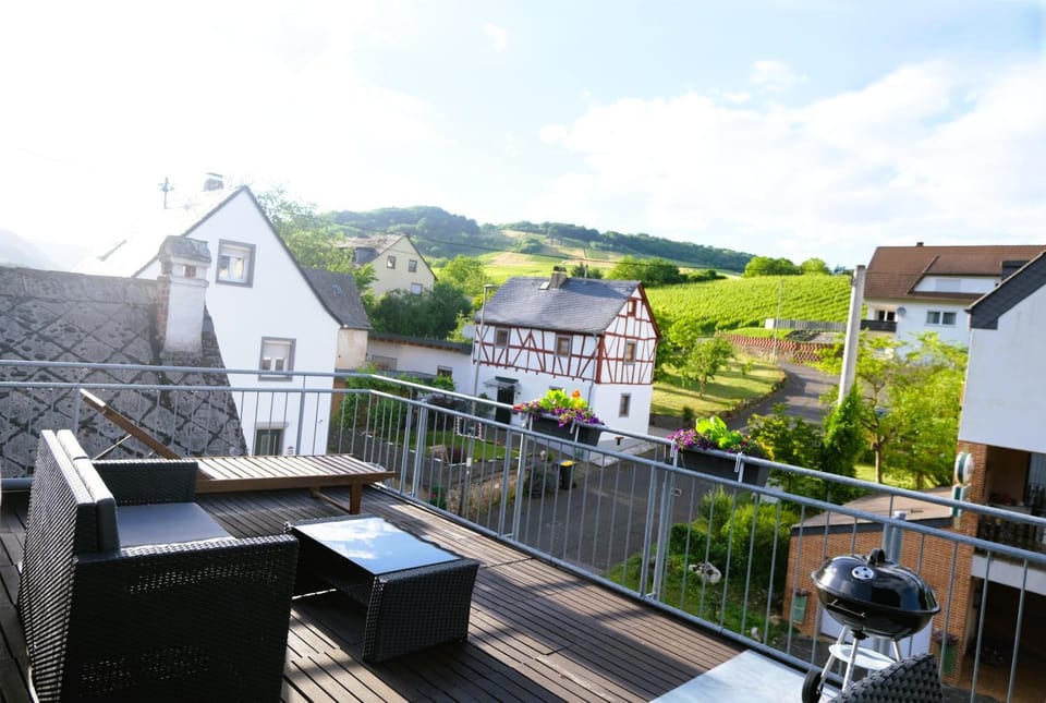 Blue Lagoon Holiday Apartments & Double Room with Balcony Apartment in Ediger-Eller