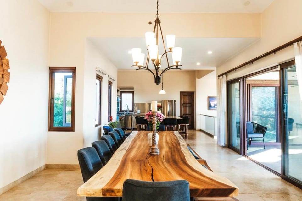 Seating area, Dining area