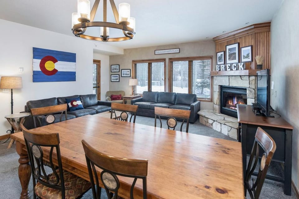 Riverbend Snowflake Run Condo: At Snowflake Lift Apartment in Breckenridge