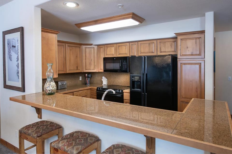 Riverbend Snowflake Run Condo: At Snowflake Lift Apartment in Breckenridge