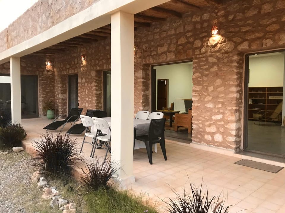 Property building, Patio, Day, Balcony/Terrace, Dining area
