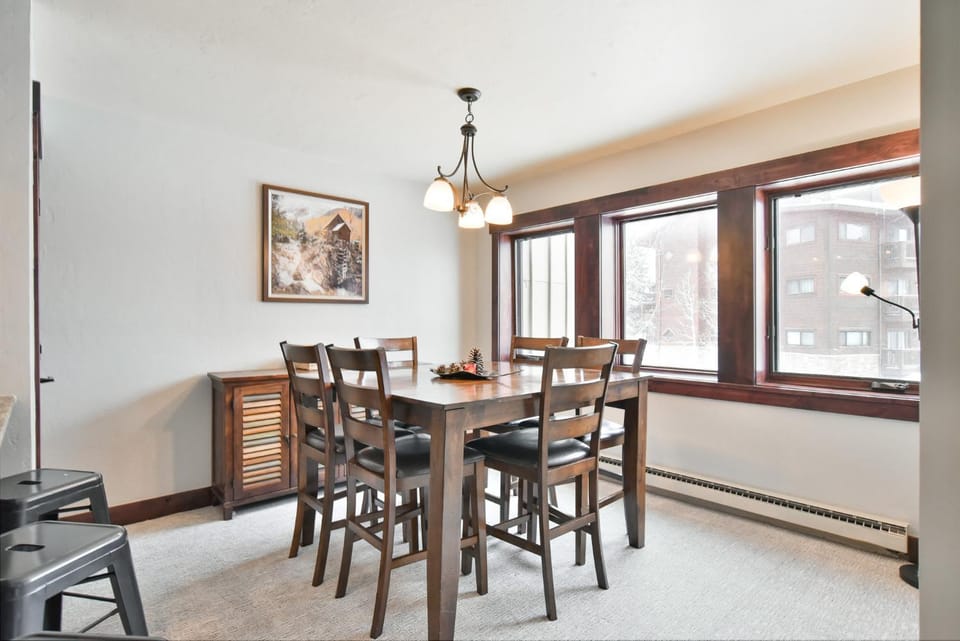 Park Place Peak 10 Condo: Walk To Lift, Main Street Apartment in Breckenridge