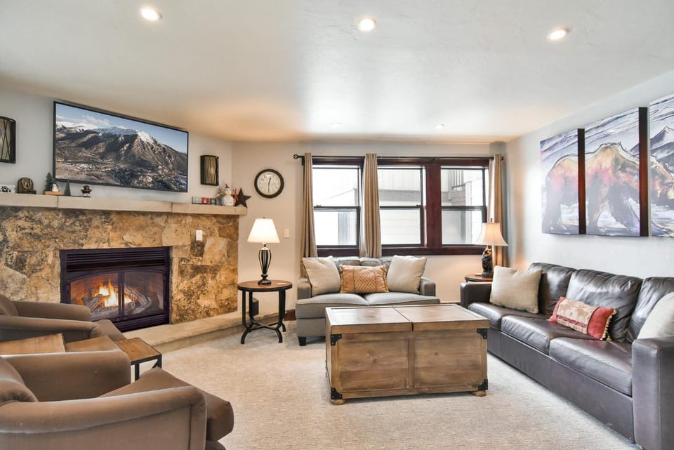 Park Place Peak 10 Condo: Walk To Lift, Main Street Apartment in Breckenridge