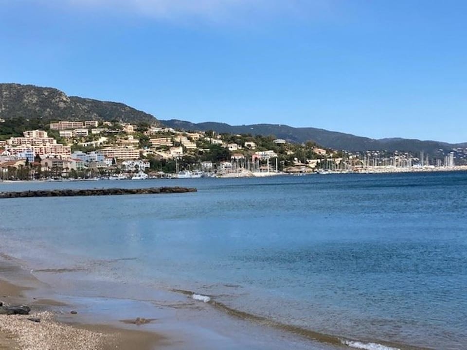 Charmant T2 au Lavandou, climatisé, à deux pas de la plage - FR-1-308-158 Apartment in Le Lavandou