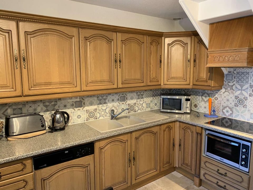 Maison 4 pièces climatisée - 6 personnes - Cadre paisible avec WiFi - FR-1-308-159 House in Le Lavandou