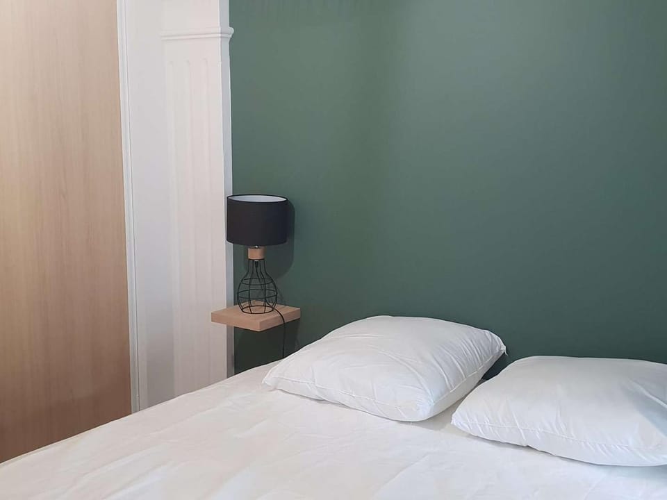 Appartement centre-ville - 10/12 pers. - FR-1-234-289 Apartment in Cauterets