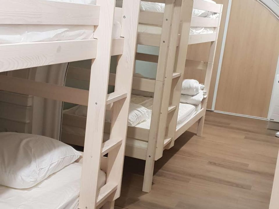 Appartement centre-ville - 10/12 pers. - FR-1-234-289 Apartment in Cauterets