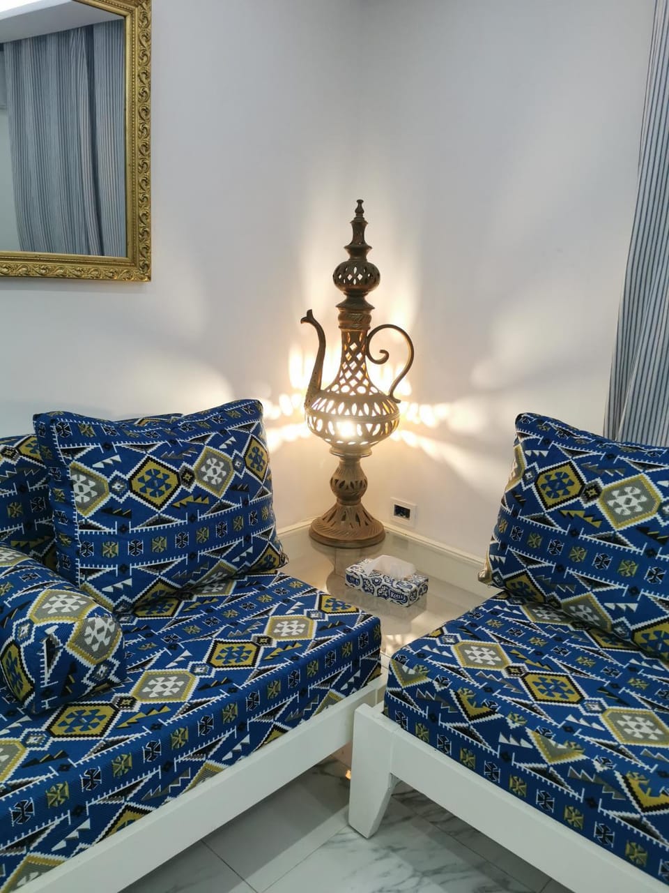 Living room, Seating area